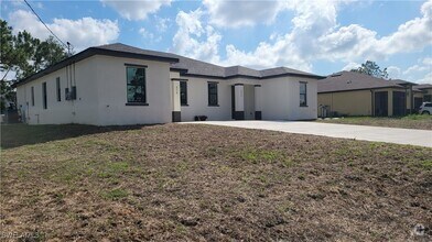 Building Photo - 4402 Golfview Blvd