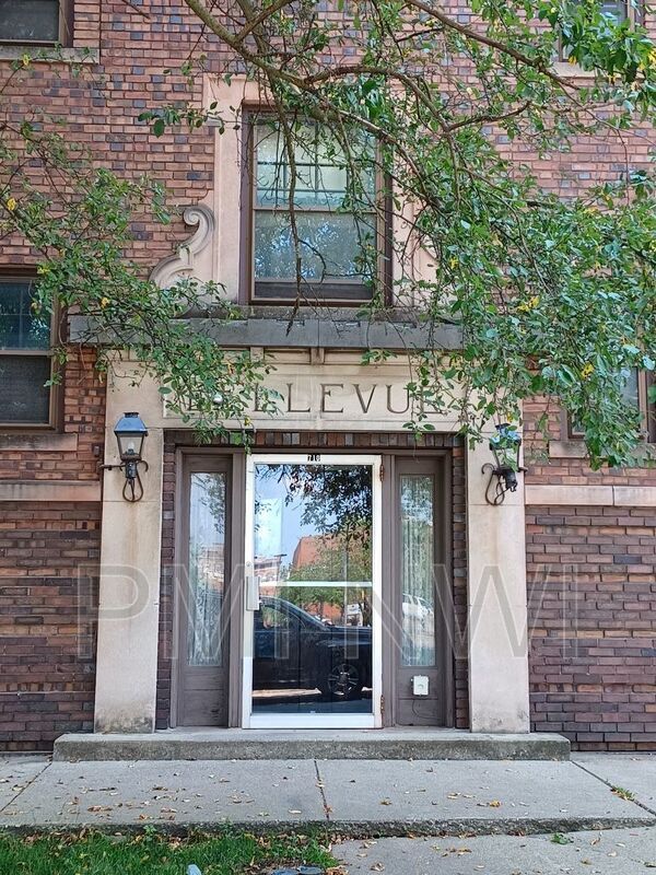Primary Photo - 710 Perry St
