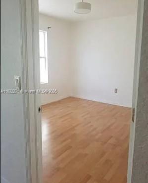 Building Photo - 1 bedroom in Miami Beach FL 33141