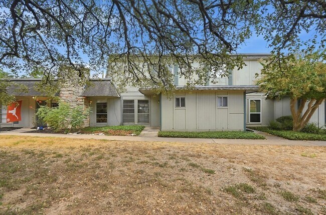 Foto del edificio - 807 Castle Ridge Rd