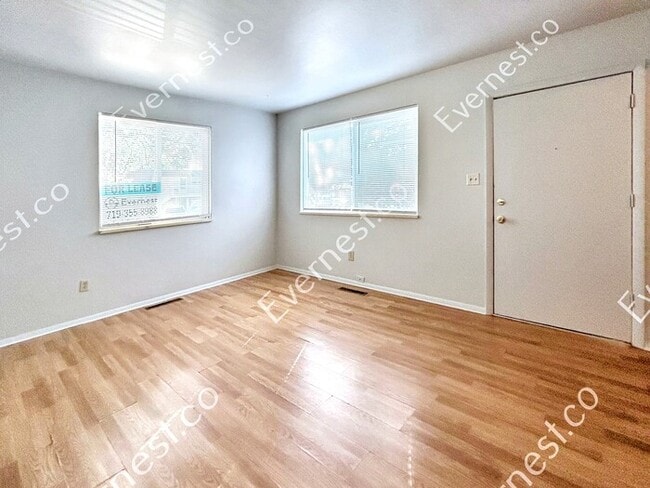 Foto del edificio - 954 W Moreno Ave