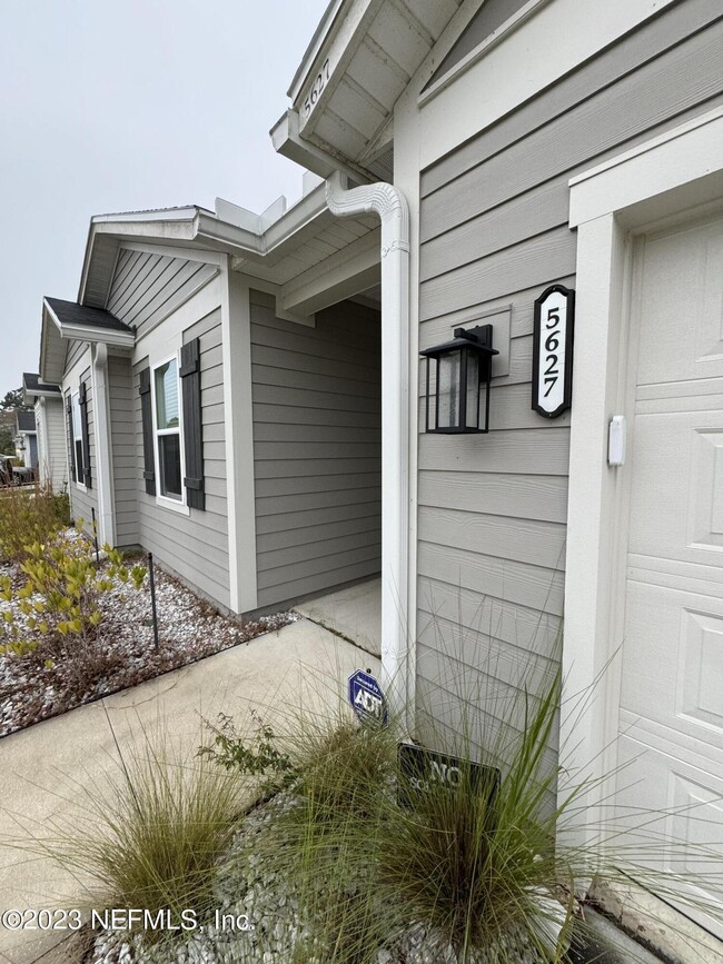 Building Photo - 5627 Hampton Creek Rd