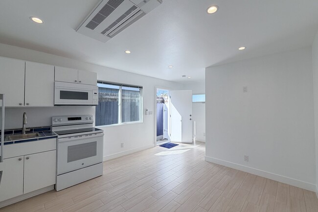 Foto del edificio - 118 Bardsdale Ave