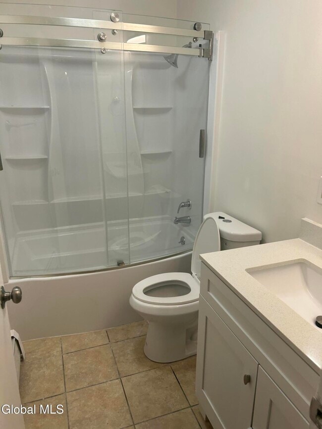 Building Photo - 18 1/2 Voorhees St