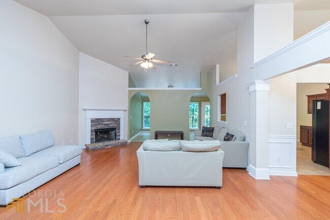 Building Photo - 4556 White Horse Dr