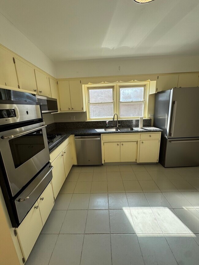 Foto del edificio - 5927 W Addison St