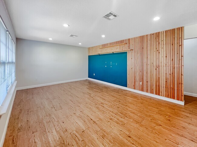 Foto del edificio - 3308 NW Atlanta Ave