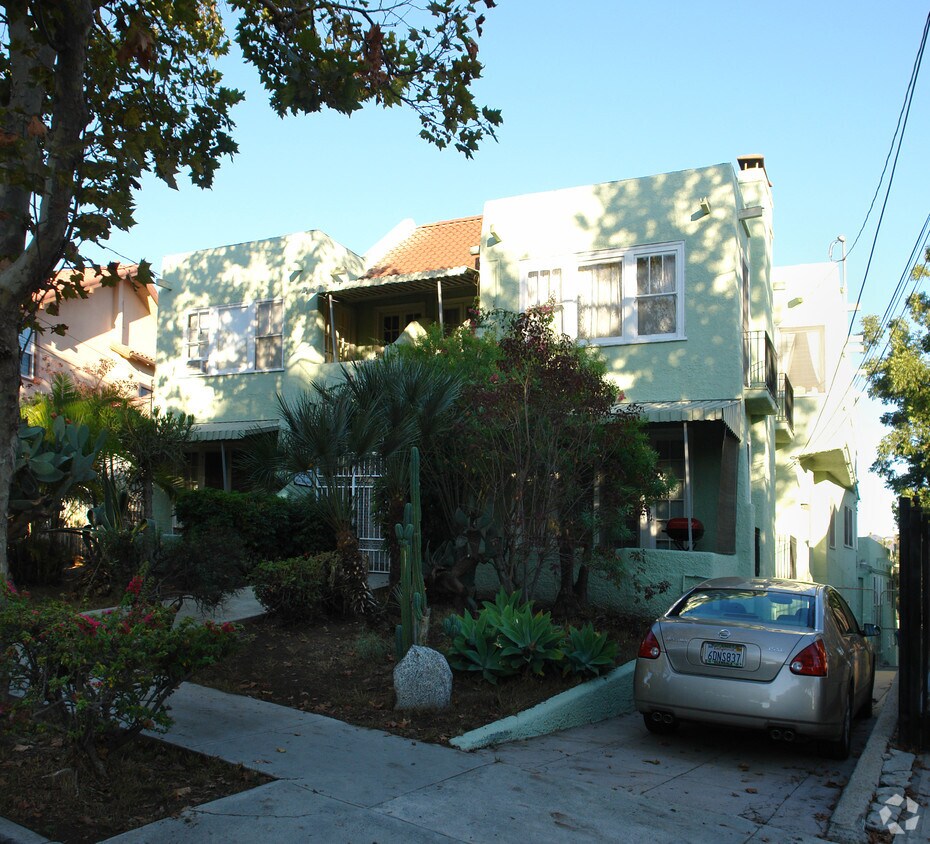 Primary Photo - 857-861 N La Fayette Park Pl