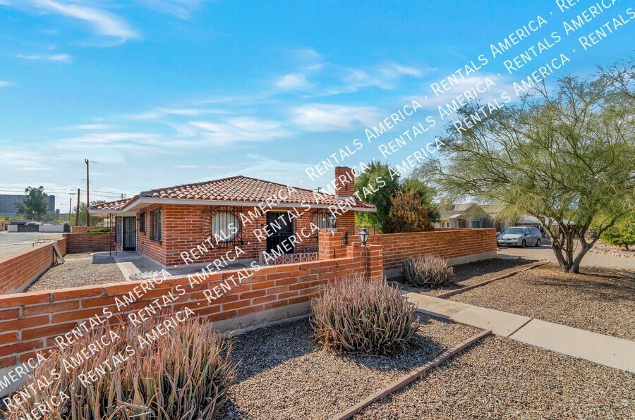 Foto principal - 1590 E Hampton St