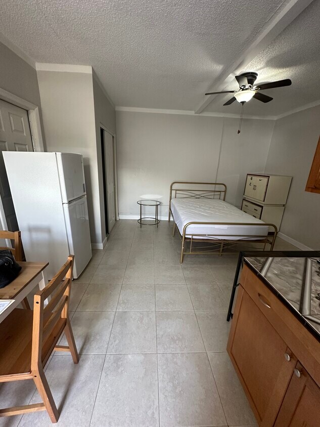 Foto del edificio - 9710 NW 24th Ct