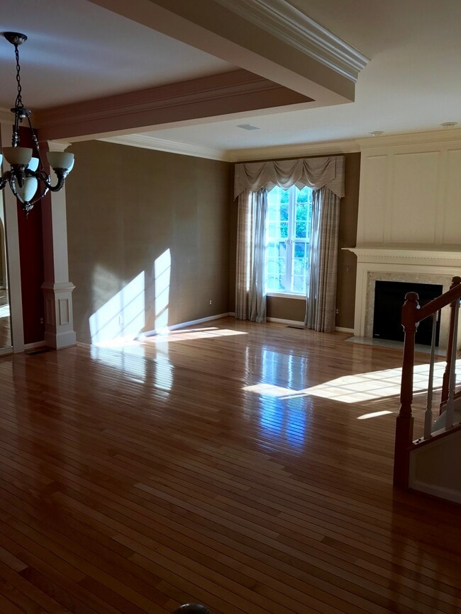 Dining/Main Living - 4614 Kirkland Pl