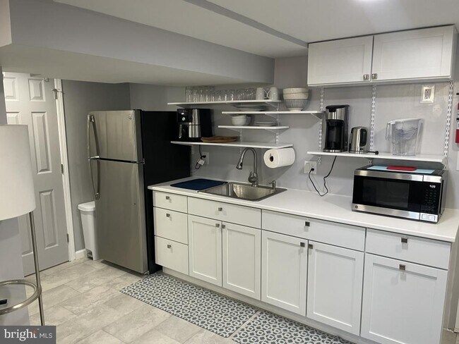 Foto del edificio - 4121 Taney Ave