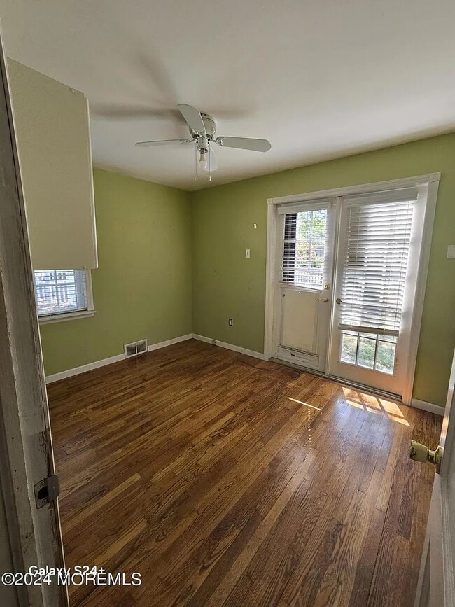 Foto del edificio - 16 Oak Ridge Pkwy