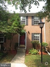 Building Photo - 512 S Henry St