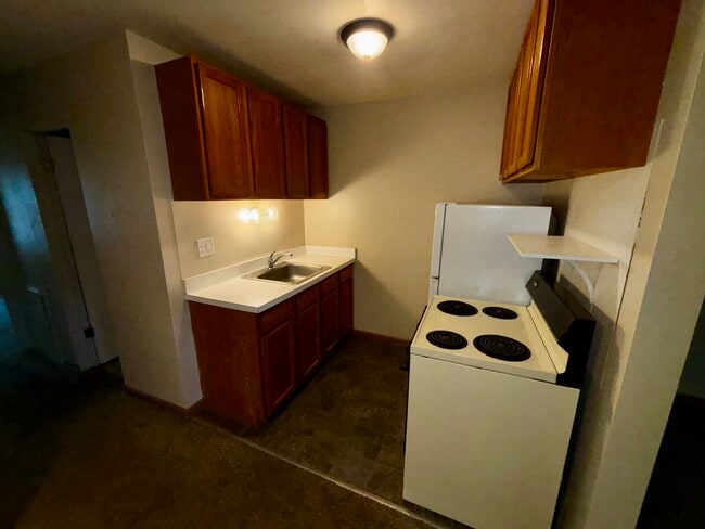 Building Photo - Schneider Ave 1