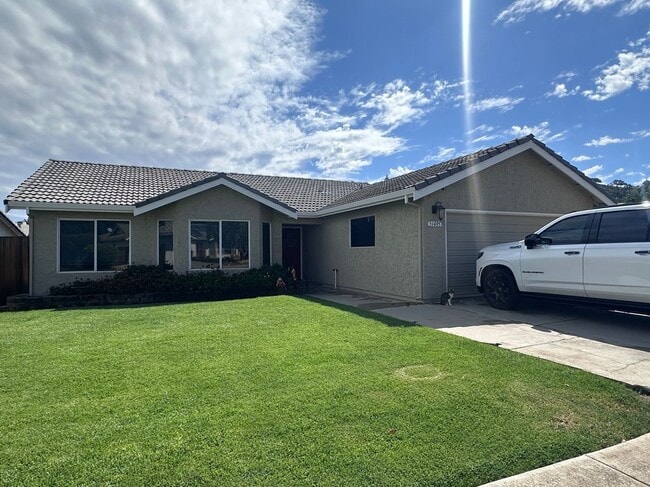 Building Photo - 51495 White Oak Dr