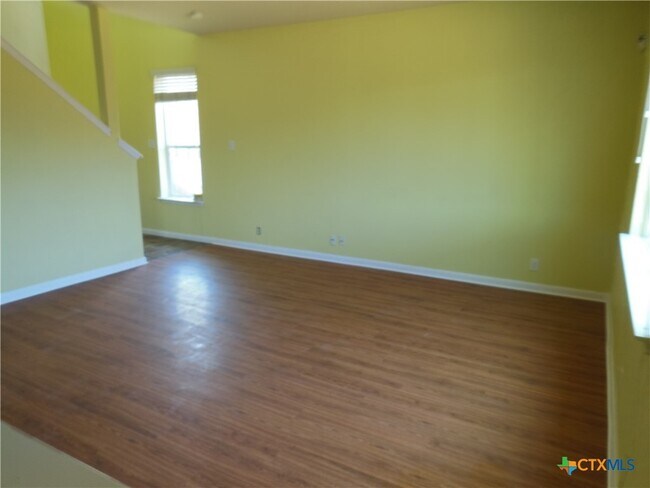 Foto del edificio - 753 Great Oaks Dr