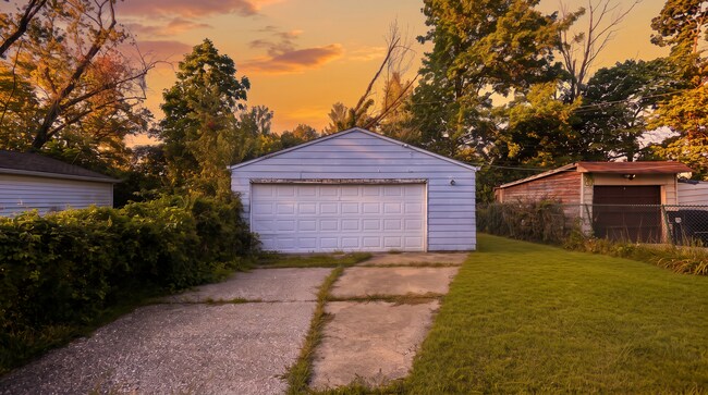 Building Photo - 13609 Melzer Ave