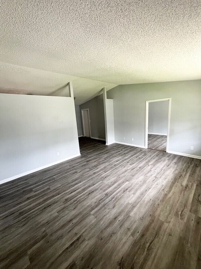 Foto del edificio - Beautiful 4BR/1.5BA Dade City Home NO APPLICATION FEE!