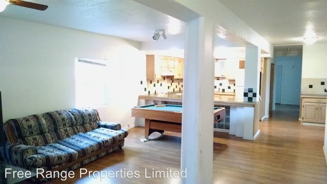 Building Photo - 5 br, 2 bath House - 1417 Lawnview