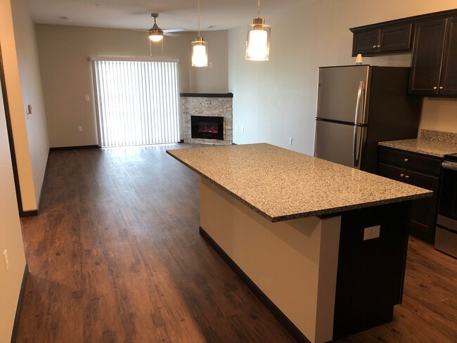 Building Photo - 2863 Spring Rose Circle