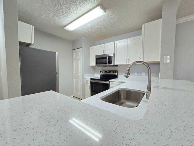 Foto del edificio - 4240 Summer Landing Dr