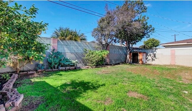 Building Photo - 24617 Marine Ave