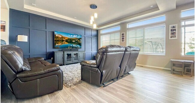 Foto del edificio - Stunning 4 Bed 4 Bath Home in Banning Lewi...