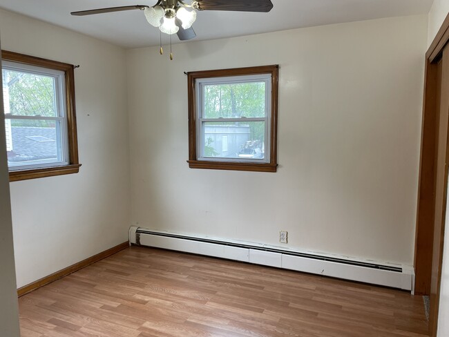 Bedroom - 319 E 1st Ave
