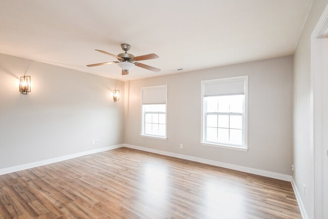 Building Photo - Wonderful 3 Bedroom