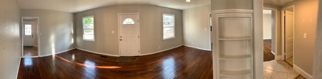 Foto del edificio - 45 Lakeside Dr