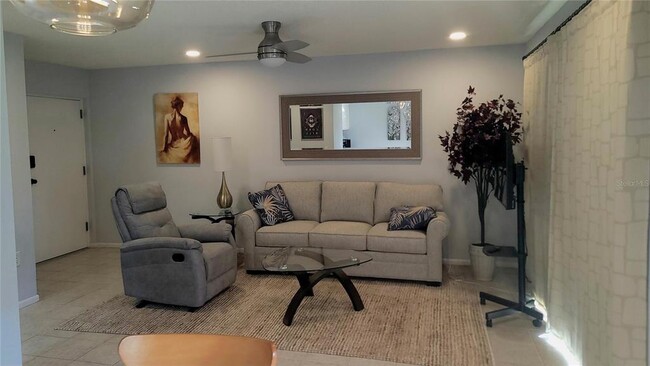 Building Photo - 4215 E Bay Dr