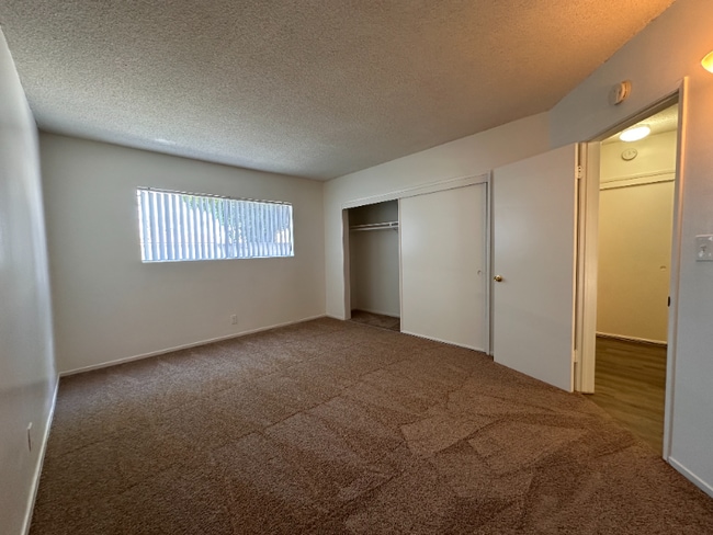 Photo - 1675 W Pampas Ln Apartment