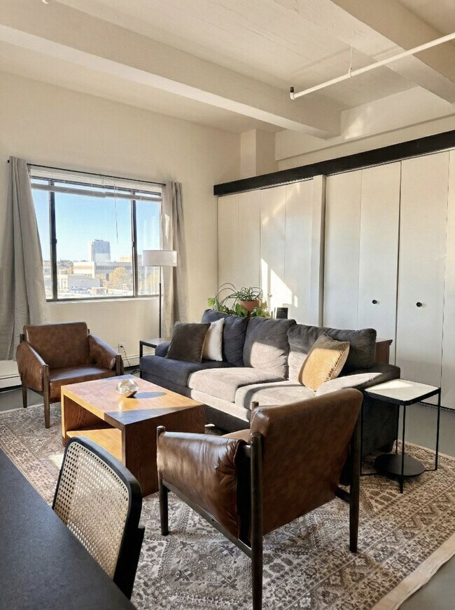 Foto del edificio - 823 N 2nd St