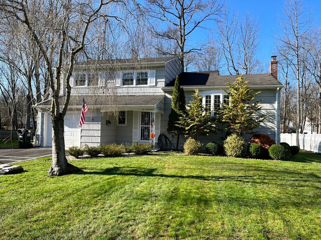 Primary Photo - 267 River Bend Rd