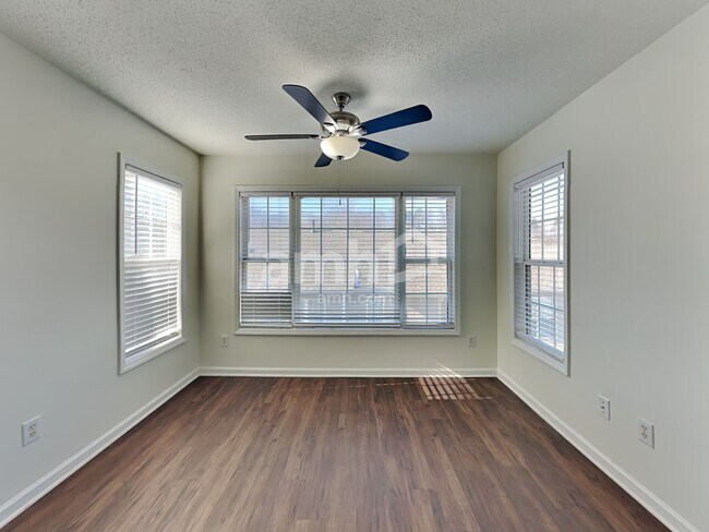 Building Photo - 110 Bristol View Cir