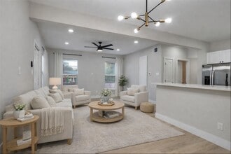 Building Photo - 819 E 40th St