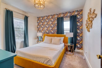 Building Photo - 2215 SE Powell Blvd