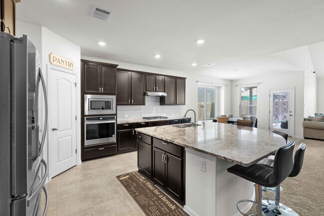Building Photo - Welcome to your slice of paradise in Round...