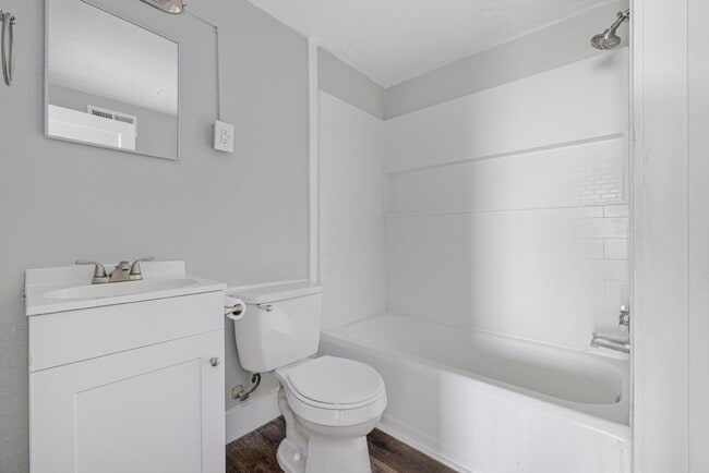 Foto del edificio - 3800 Memorial Blvd