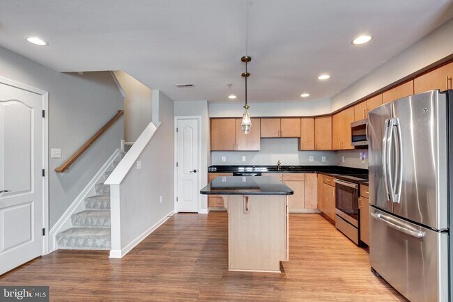 Building Photo - 6515 Dundee Dr