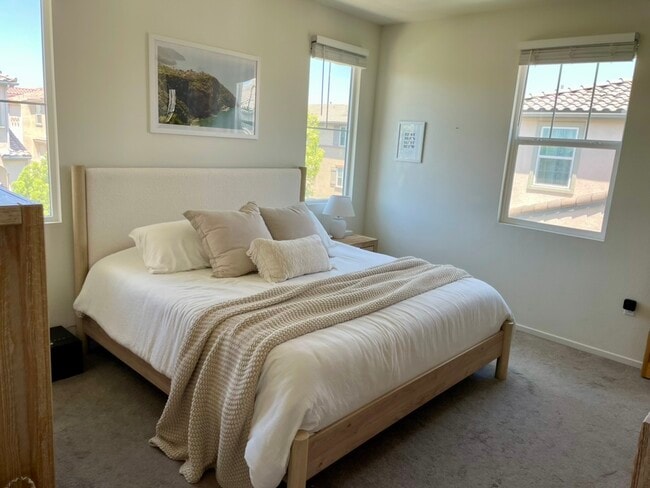 Building Photo - 1601 Santa Carolina