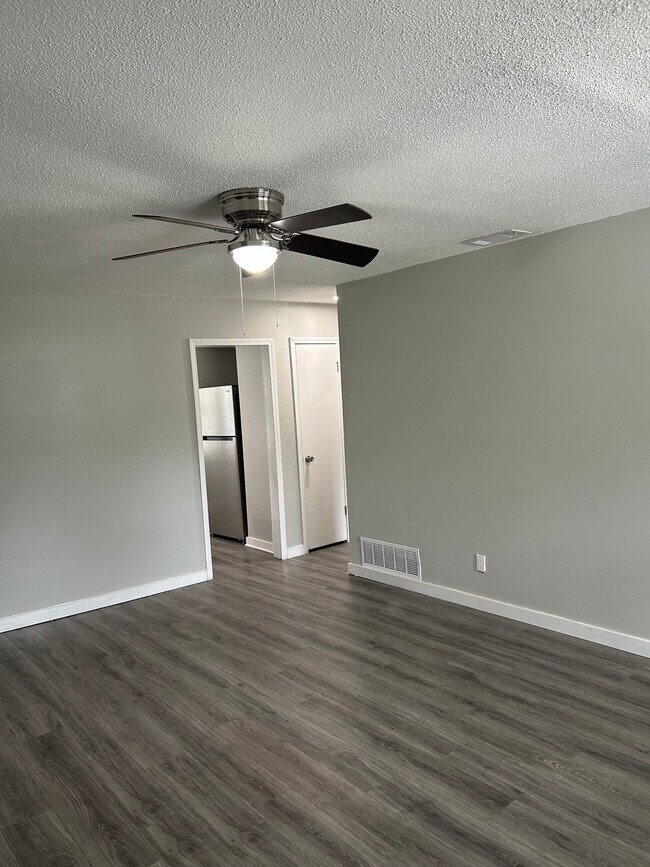 Foto del edificio - 2508 Oak Forest Dr