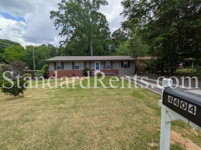 Photo - 4404 Currie Ct (Forest Park, GA)