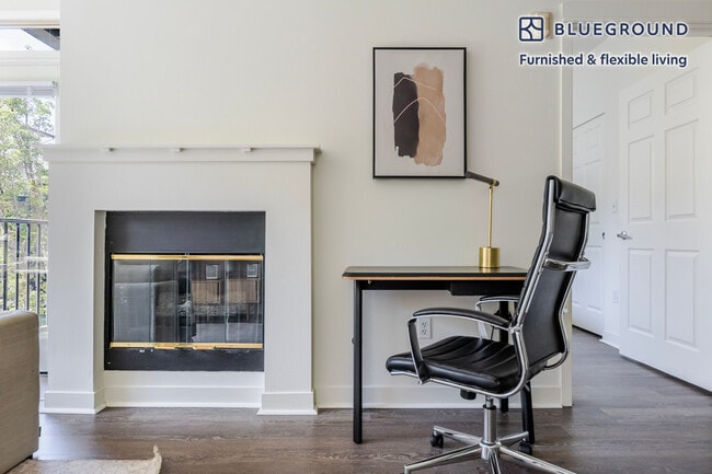 Building Photo - 11000 NE 10th St