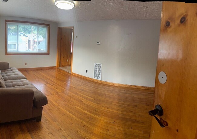 Building Photo - 605 Hambley Blvd
