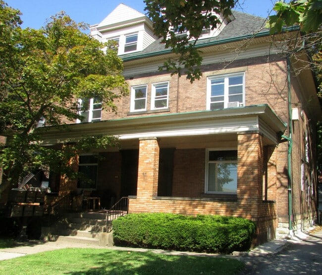 Building Photo - 5813 Bartlett St