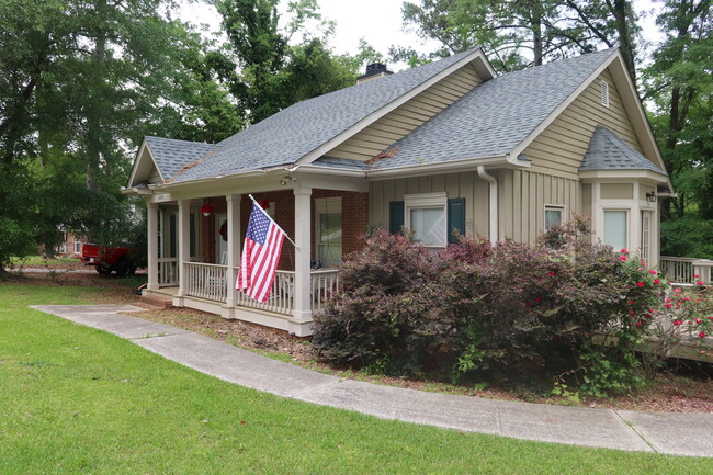 Building Photo - 680 Herring Dr