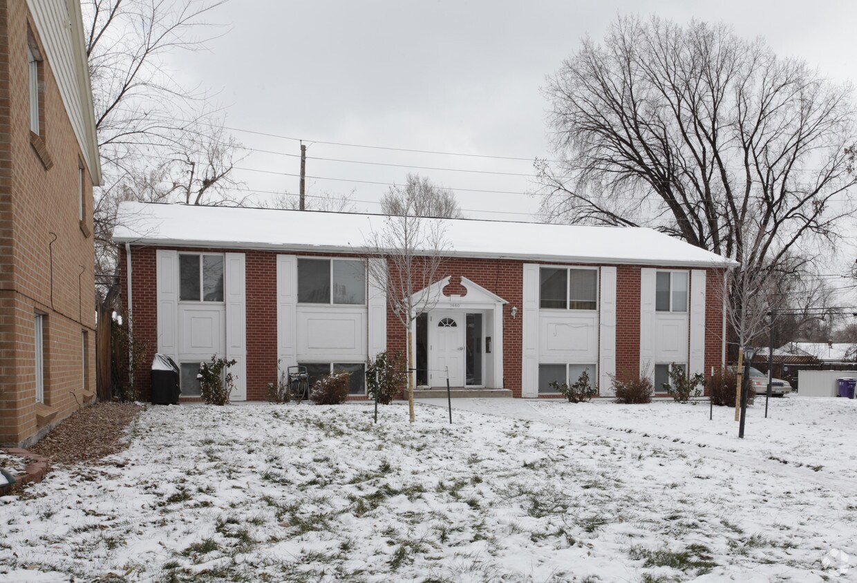 Building Photo - 1460 S Ash St