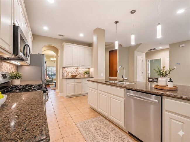 Building Photo - 10900 Sky Rock Dr